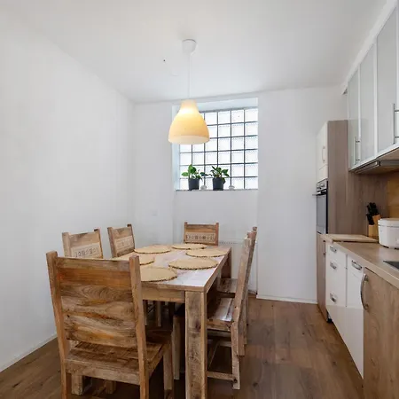 Apartmenthaus Schlosspark شقة فورمز